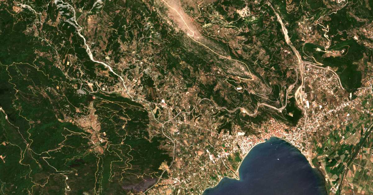 Satellitenkarte von Káto Mamouláda