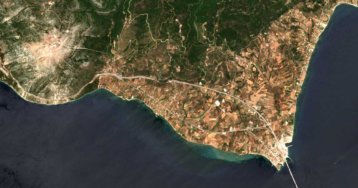 Satellitenkarte von Makýneia