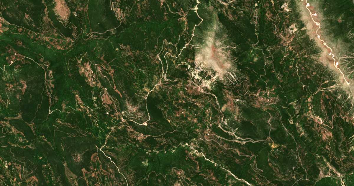 Satellitenkarte von Palaiópyrgos