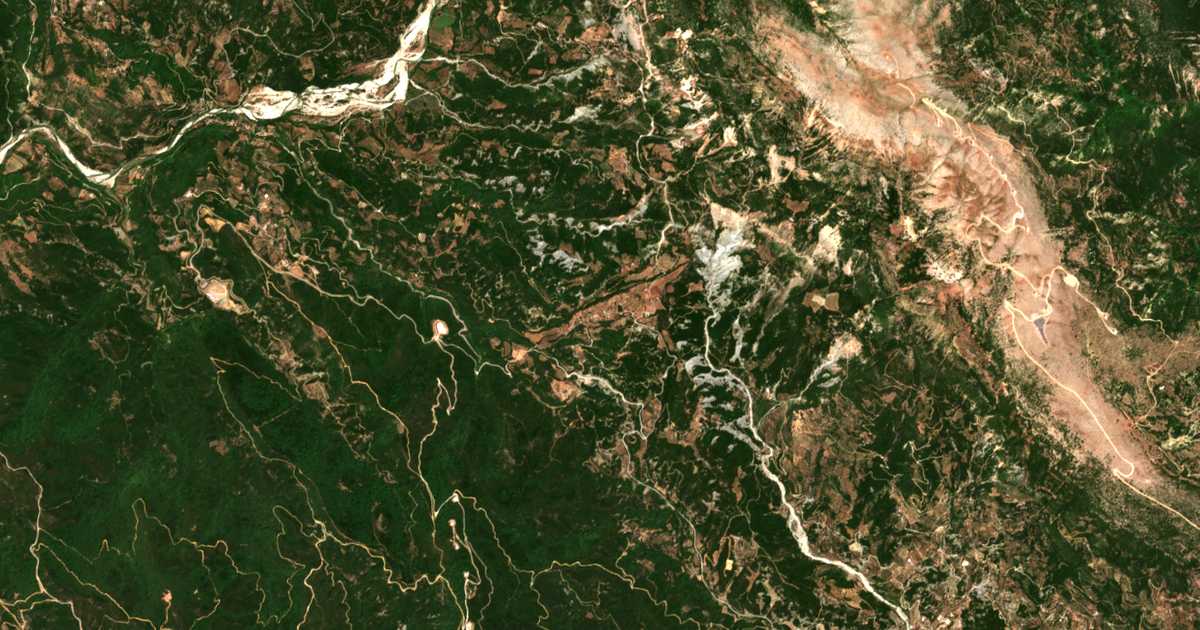 Satellitenkarte von Pitsinaíika