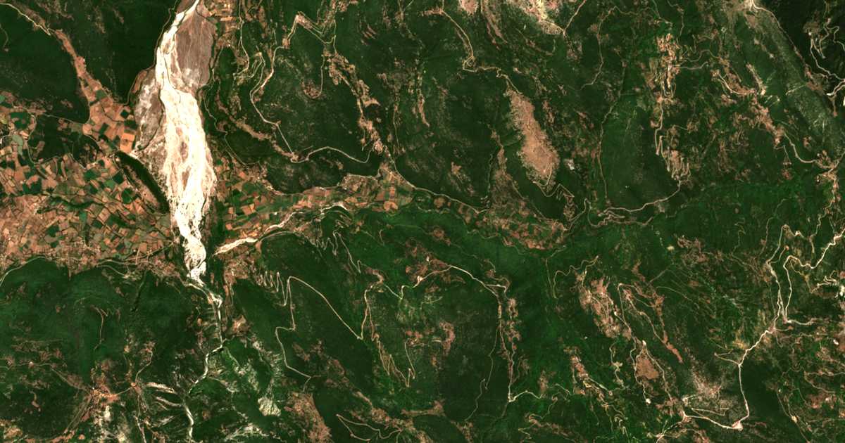 Satellitenkarte von Plataniás