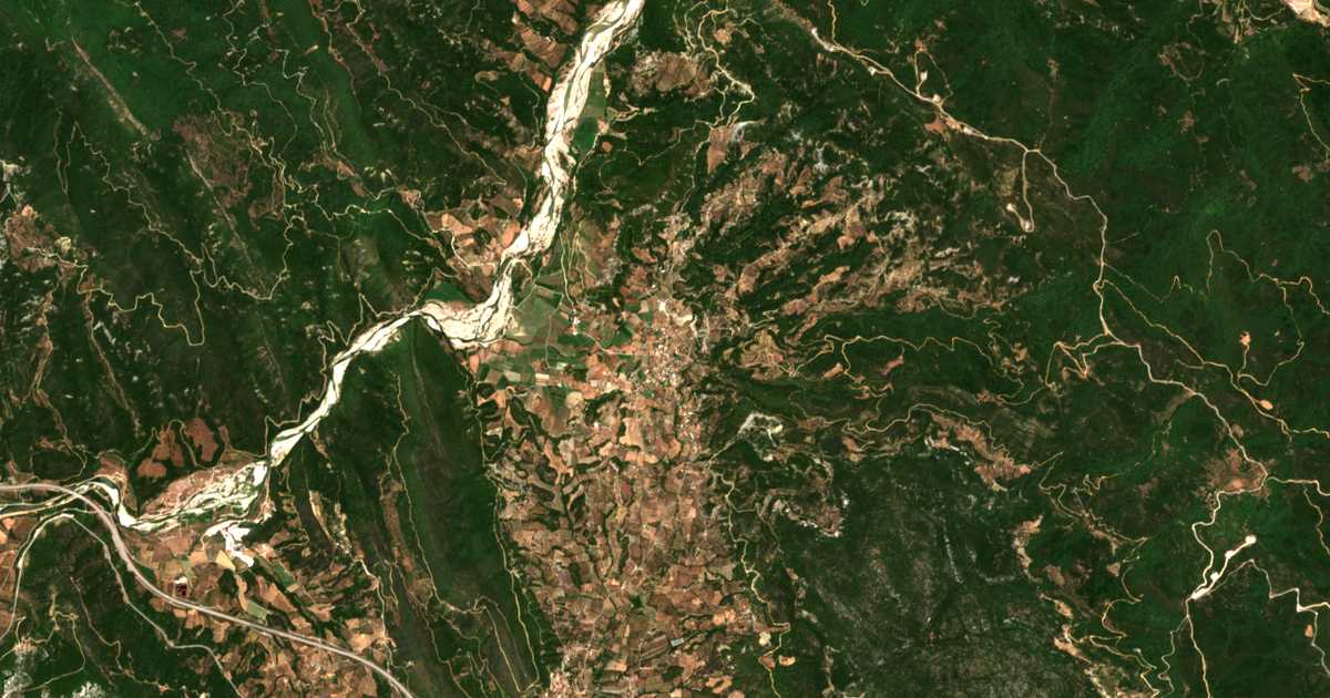 Satellitenkarte von Tríkorfon