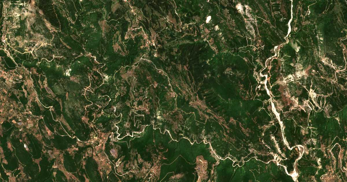 Satellitenkarte von Aetópetra
