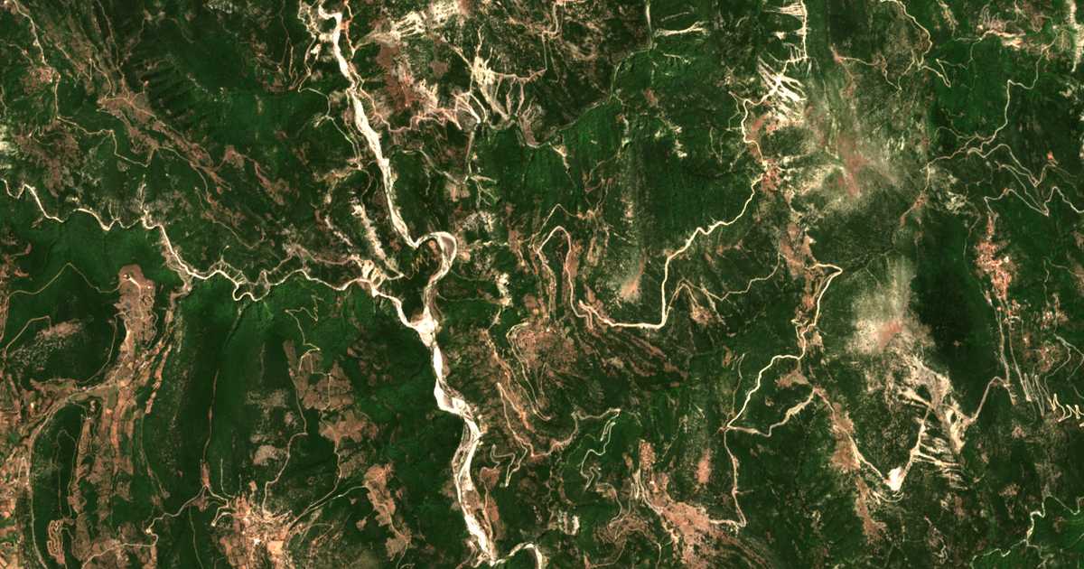 Satellitenkarte von Diasellákion