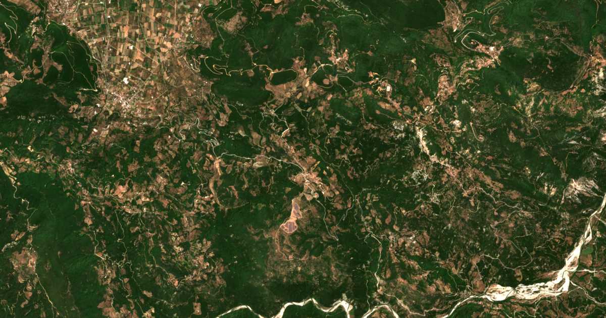 Satellitenkarte von Dounaíika