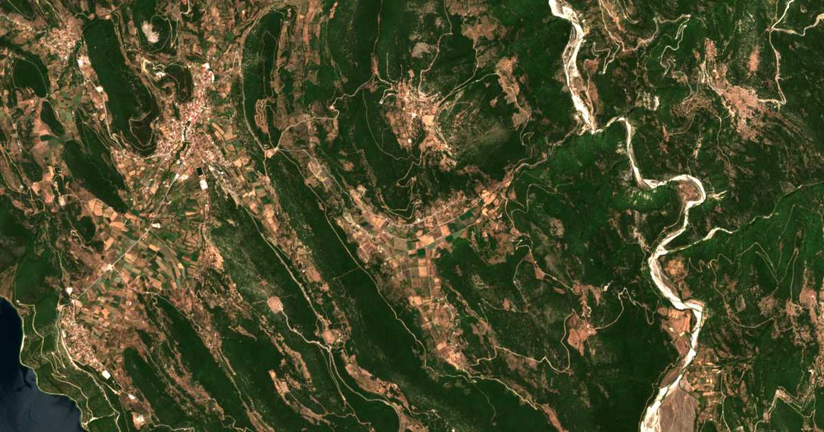 Satellitenkarte von Káto Chrysovítsa