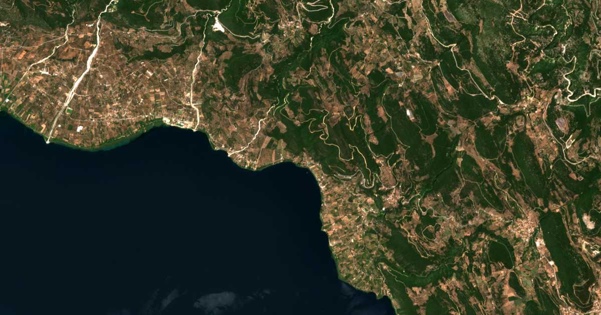 Satellitenkarte von Pérevos