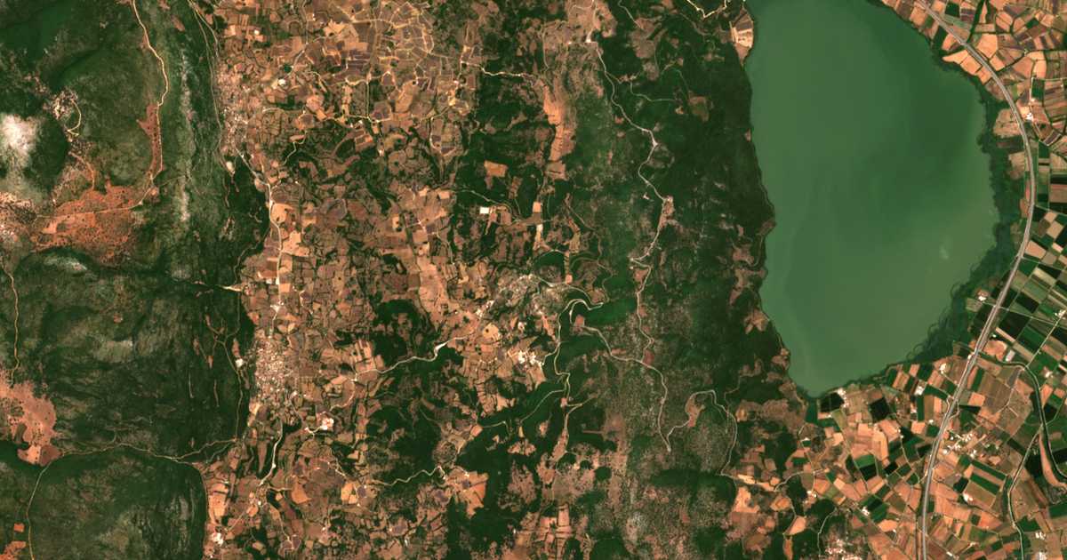 Satellitenkarte von Skourtoú