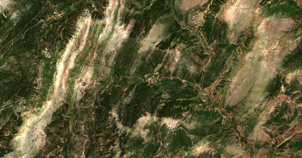 Satellitenkarte von Astrás