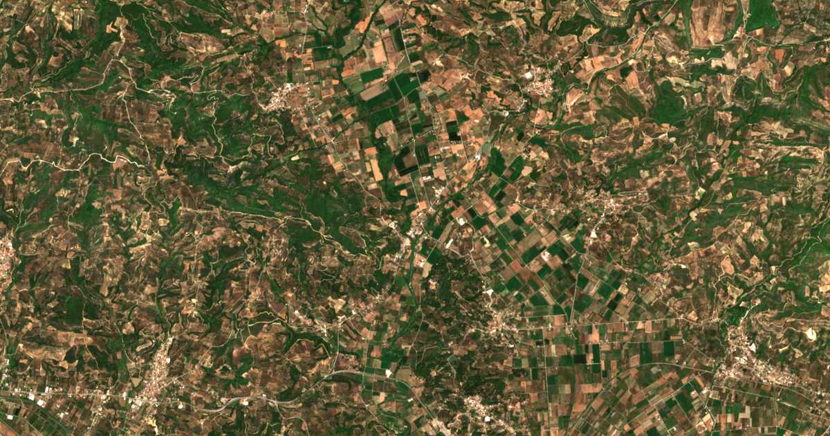 Satellitenkarte von Karoútes