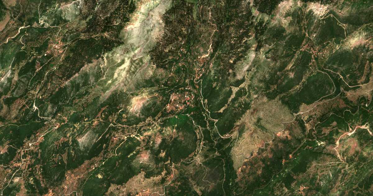 Satellitenkarte von Lámpeia