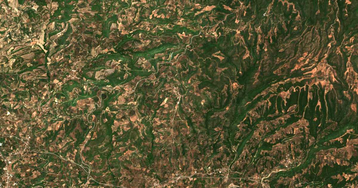 Satellitenkarte von Péfkai
