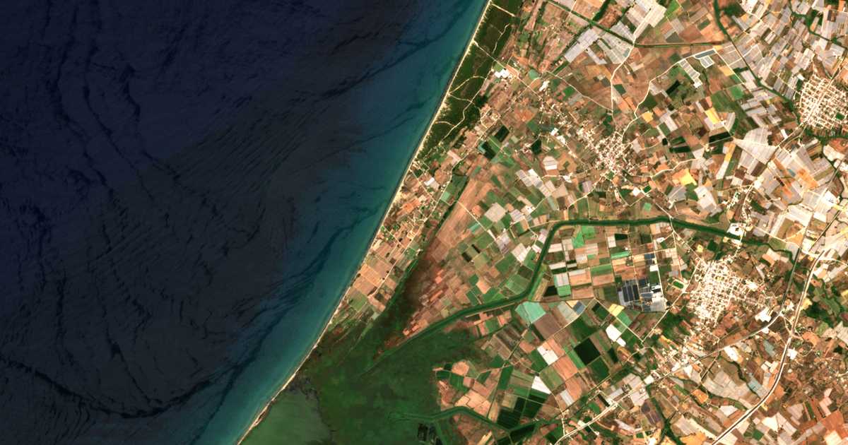Satellitenkarte von Brínia