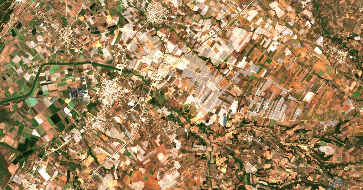 Satellitenkarte von Kómi