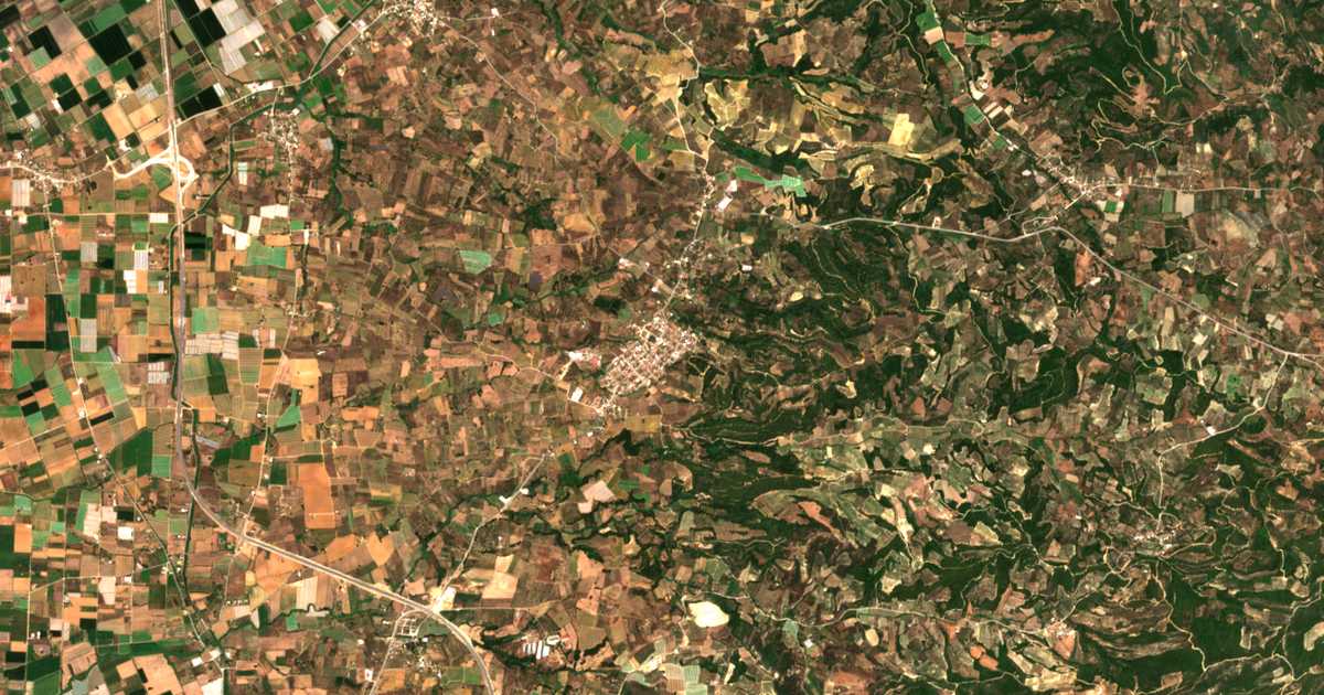 Satellitenkarte von Chavárion