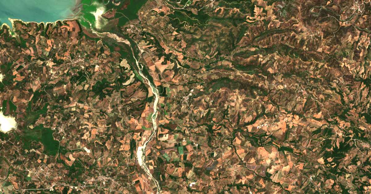 Satellitenkarte von Látas