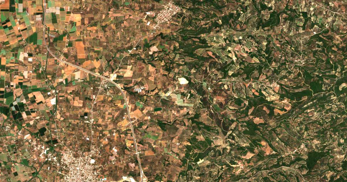 Satellitenkarte von Tsichléika
