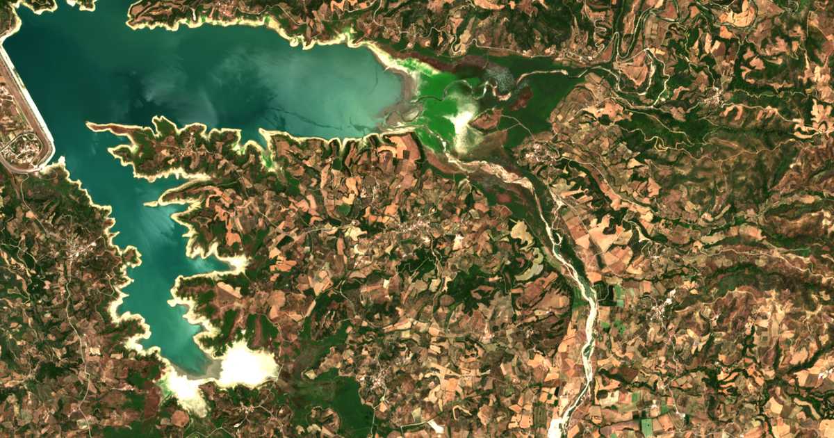 Satellitenkarte von Velanídion