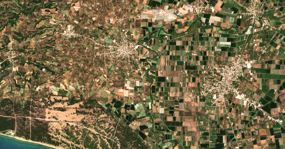 Satellitenkarte von Kalývia