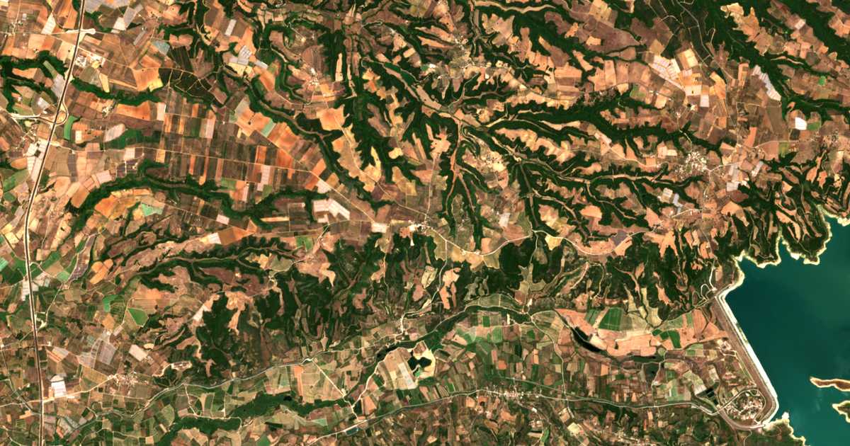 Satellitenkarte von Simíza