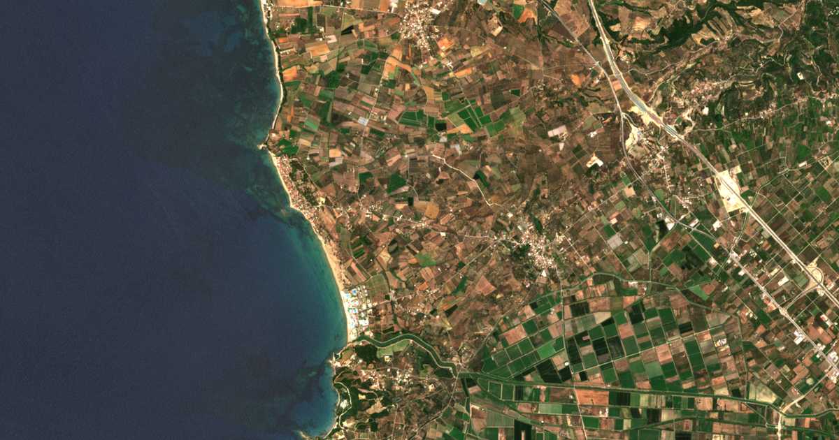 Satellitenkarte von Ágios Ilías