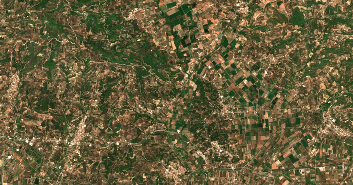 Satellitenkarte von Kámpos