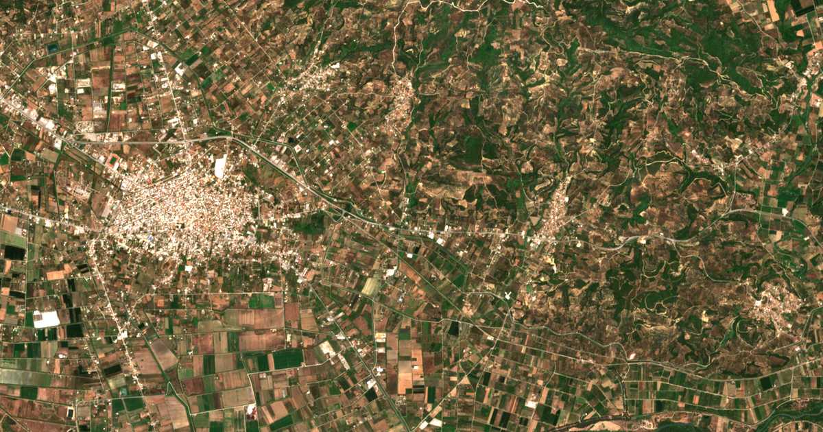 Satellitenkarte von Koliréikes Parágkes