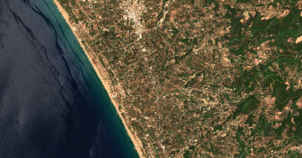 Satellitenkarte von Kámpos