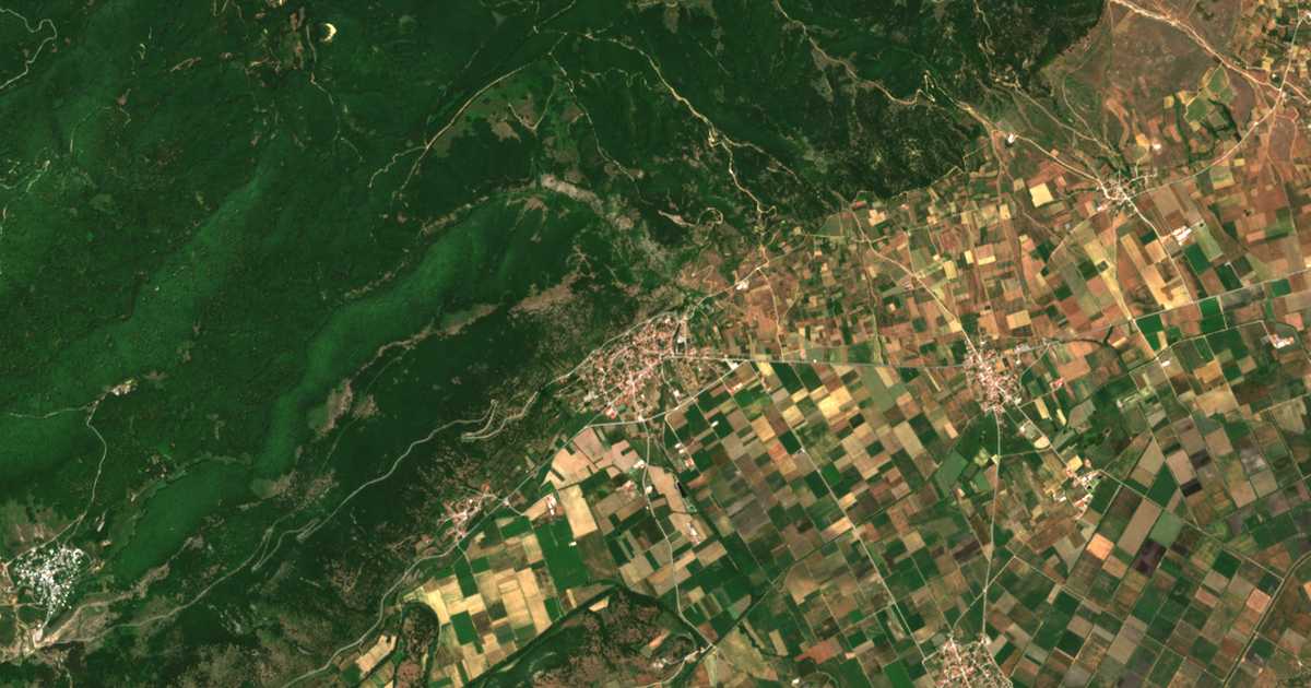 Satellitenkarte von Aetós