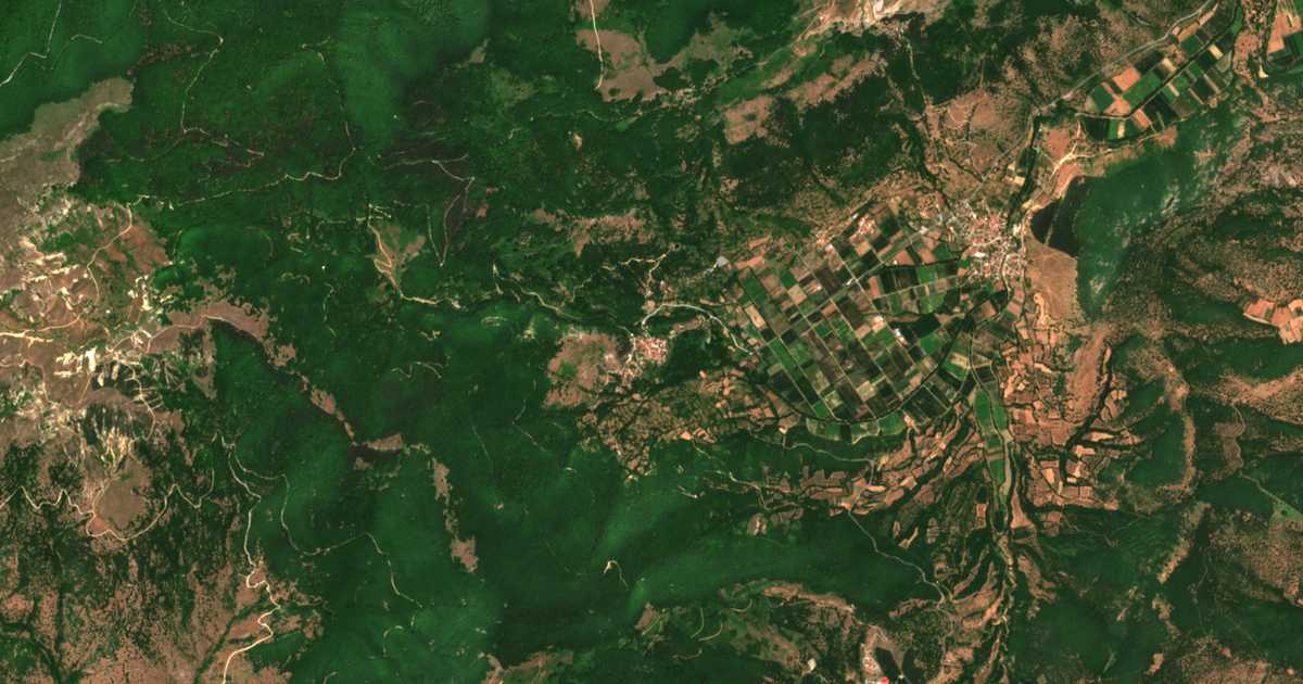 Satellitenkarte von Asprógeia