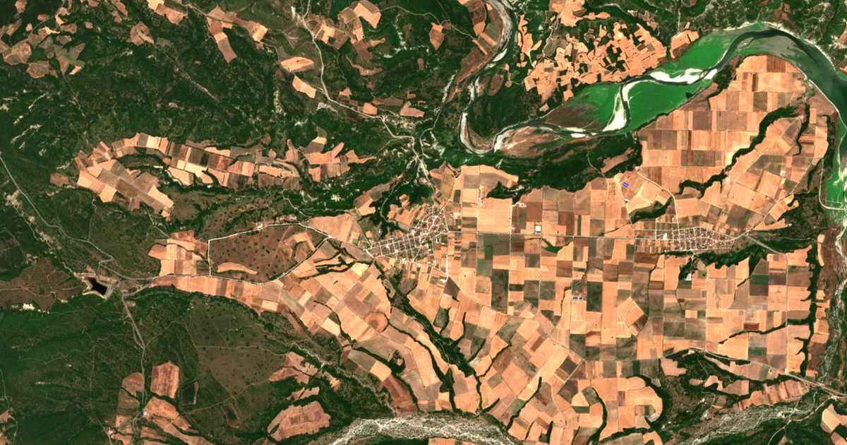 Satellitenkarte von Karperón