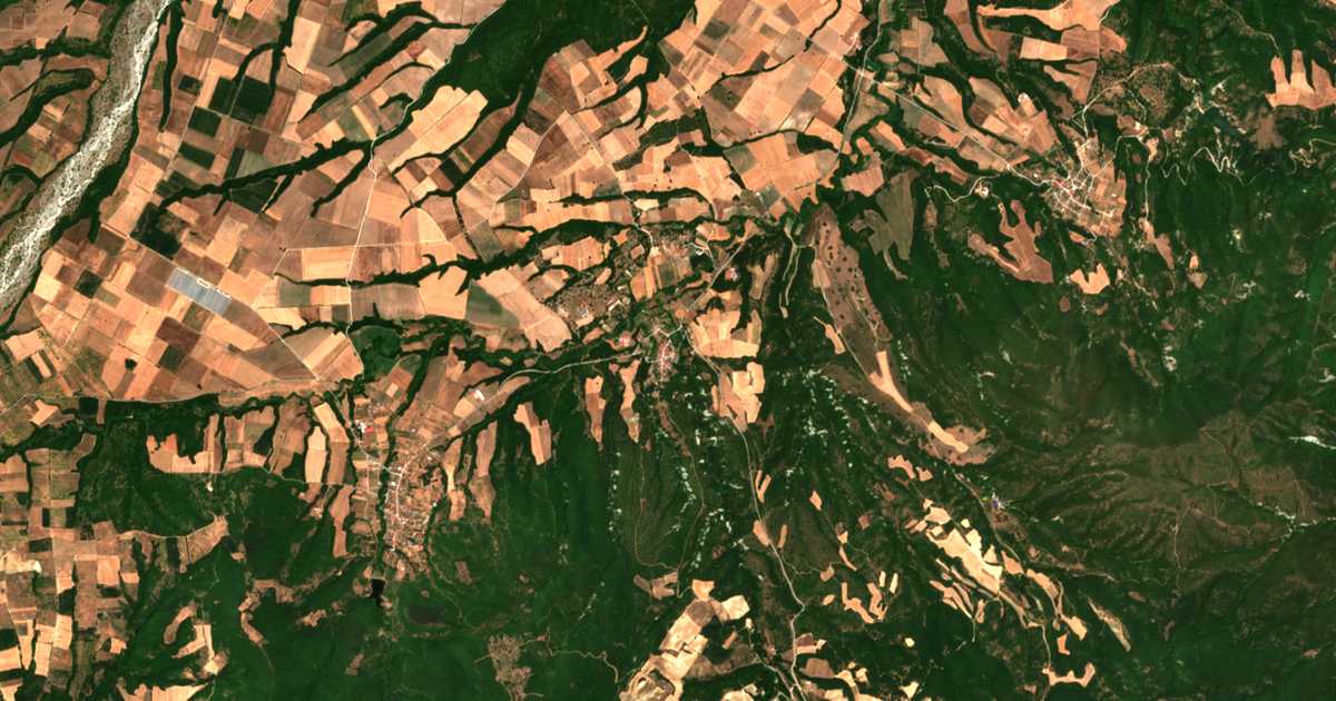 Satellitenkarte von Trifýllion
