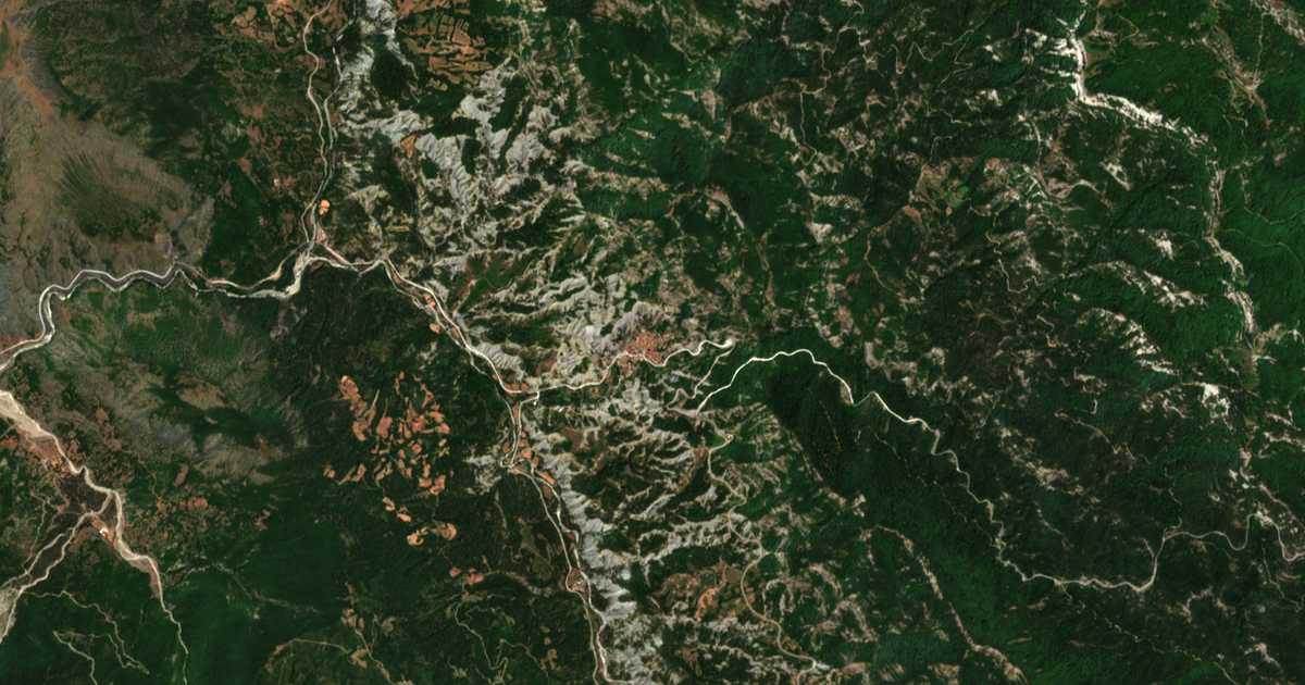 Satellitenkarte von Eptachori
