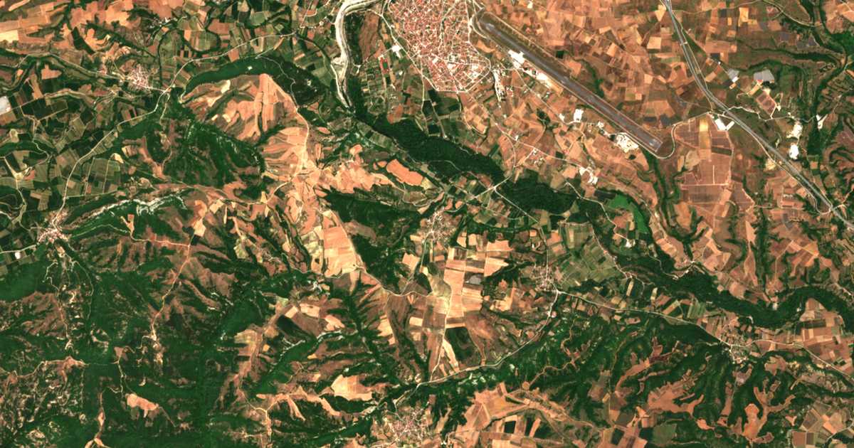 Satellitenkarte von Ampelochori
