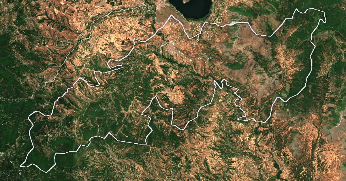 Satellitenbild mit eingezeichneter Grenze: Dímos Orestídos