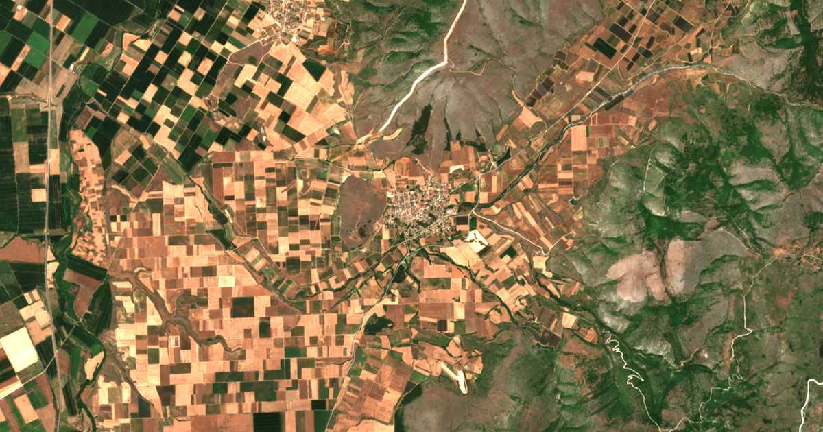 Satellitenkarte von Komniná