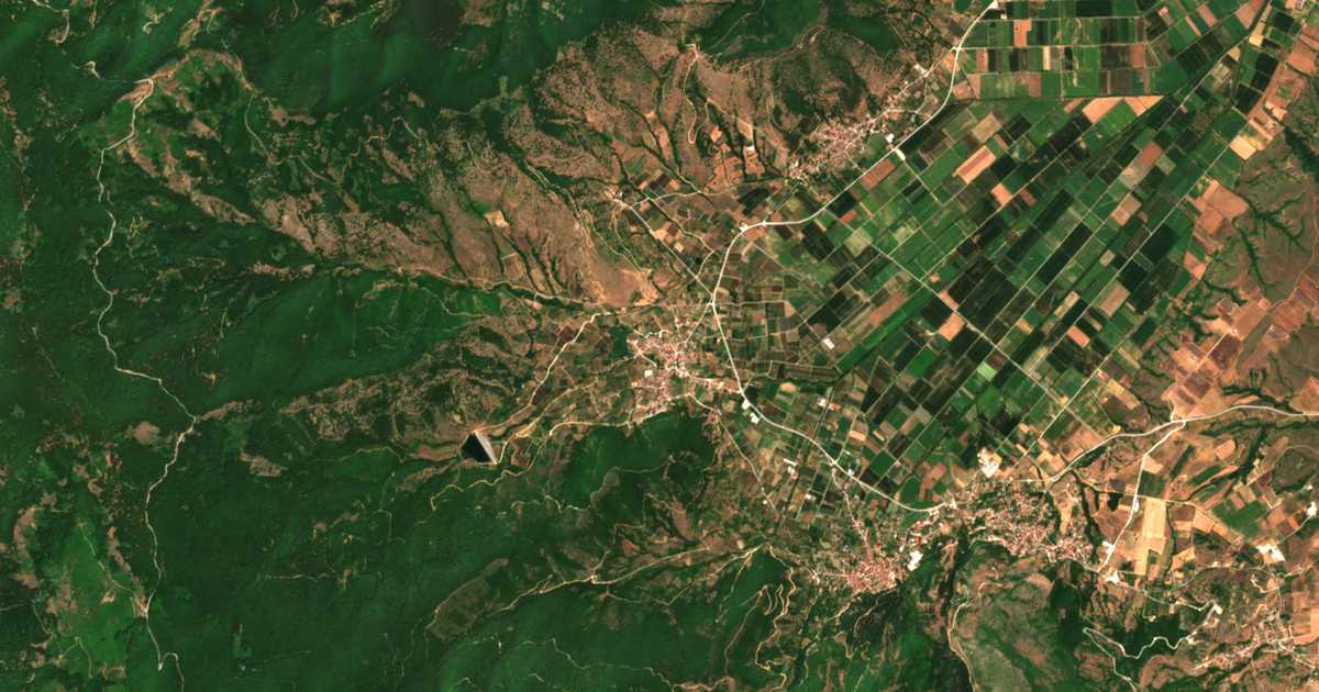 Satellitenkarte von Milochórion