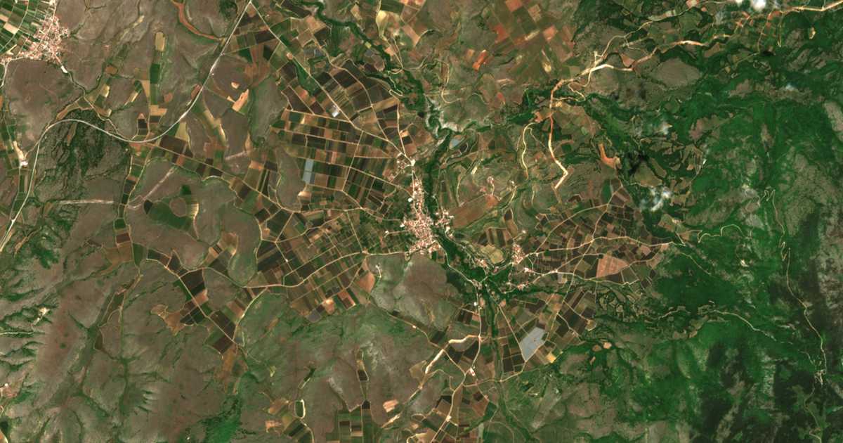 Satellitenkarte von Pýrgoi
