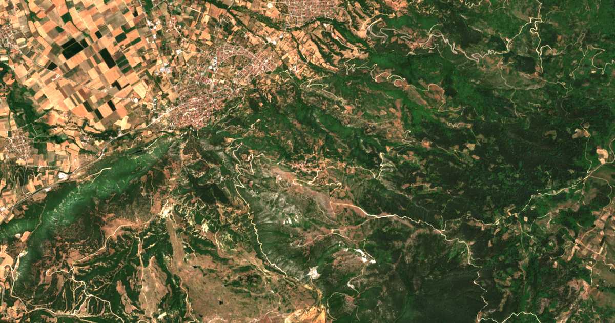 Satellitenkarte von Kastaniá