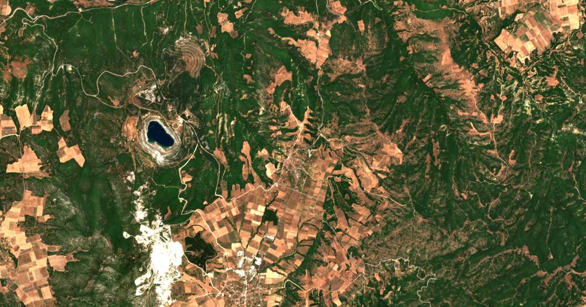 Satellitenkarte von Mikróvalton
