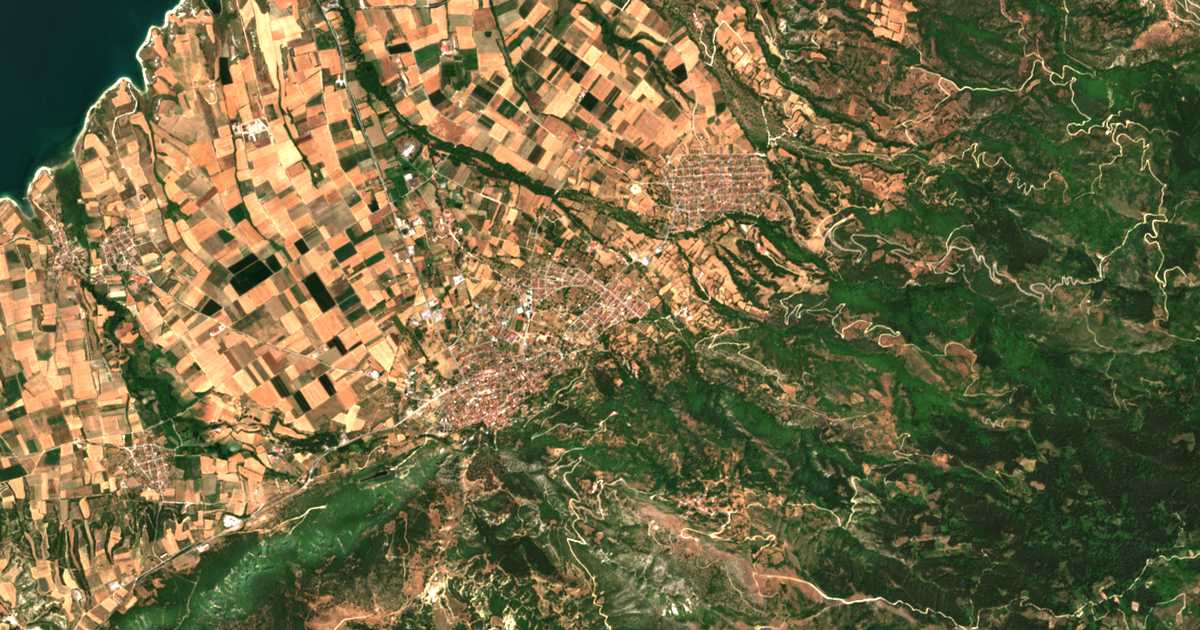 Satellitenkarte von Néa Láva