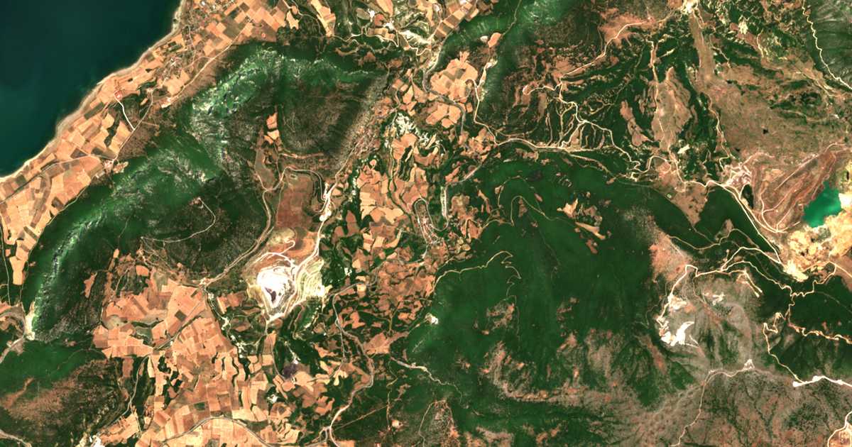Satellitenkarte von Polýrrachon